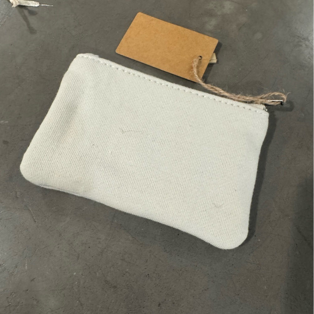 BRANDY MELVILLE winter White Los Angeles USA zipper Pouch w/ golden star  ring⭐️ - Picture 4 of 8